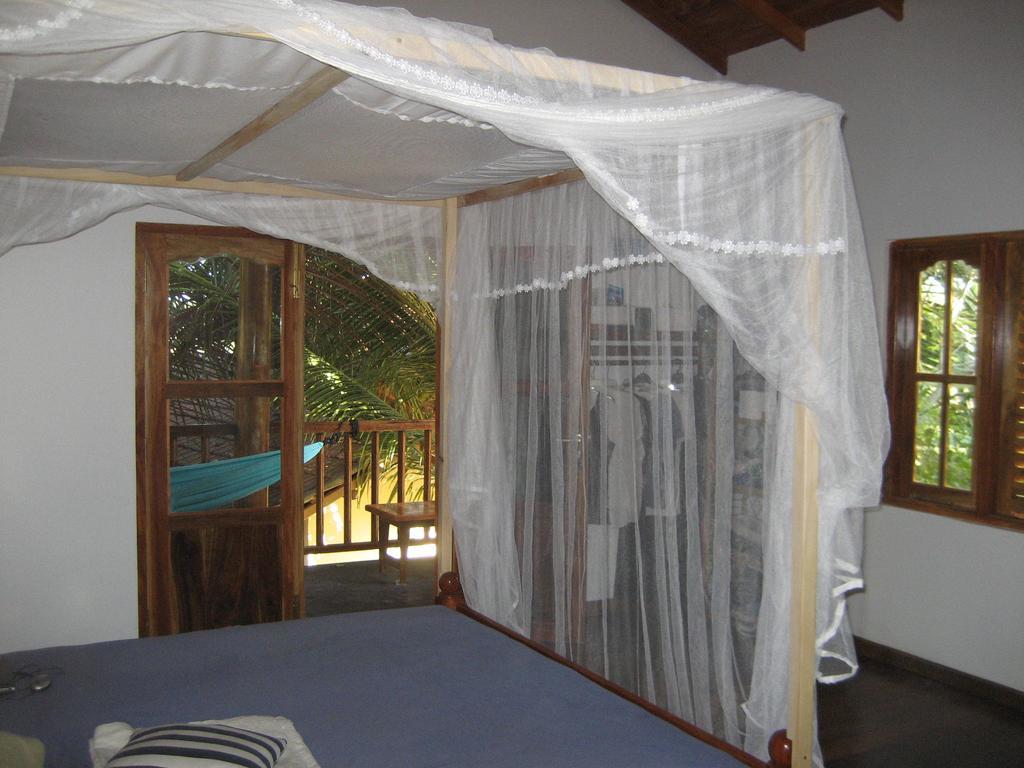 Fishermens Lodge & Restaurant Ranna الغرفة الصورة